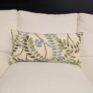 Floral Leaf Pattern Accent Pillow